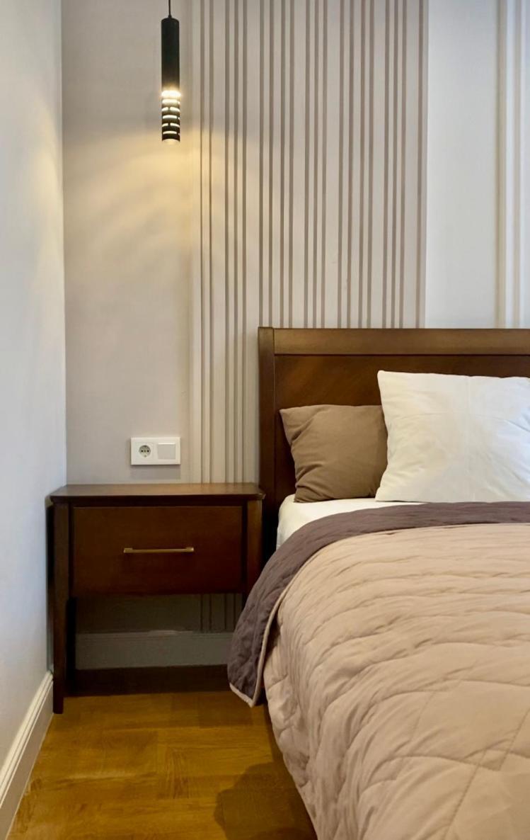 Favorit Apartments 2 Кім Безкоштовна Парковка Центр З Балконом Не Далеко Від Ж Д Вокзалу Звітні Документи Львов Экстерьер фото